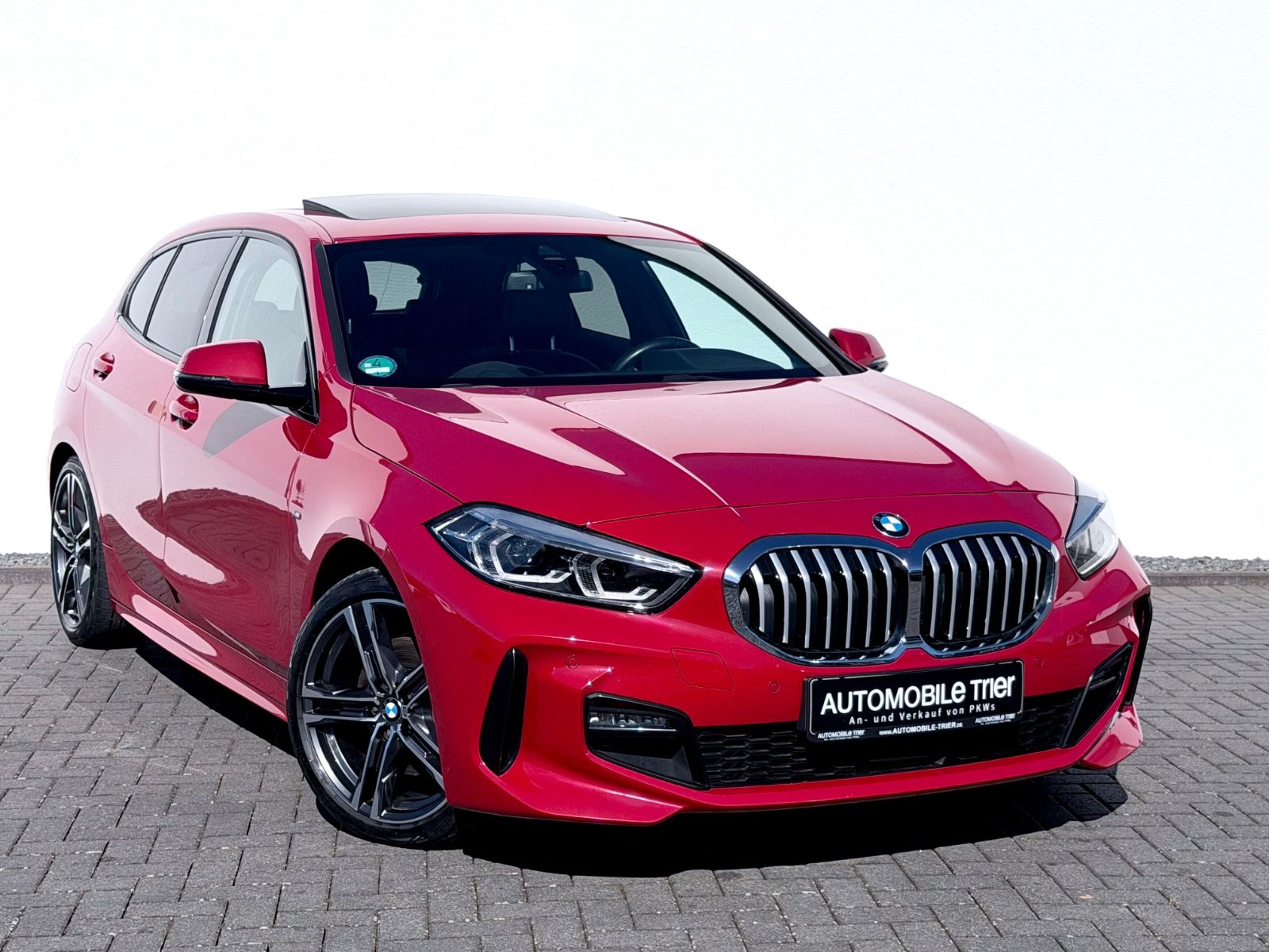 Bild 3 von 22 - BMW 118 - Gebrauchtwagen von Automobile Trier BMW 118 d M Sport Paket, PANO, LED, CAM, GARANTIE