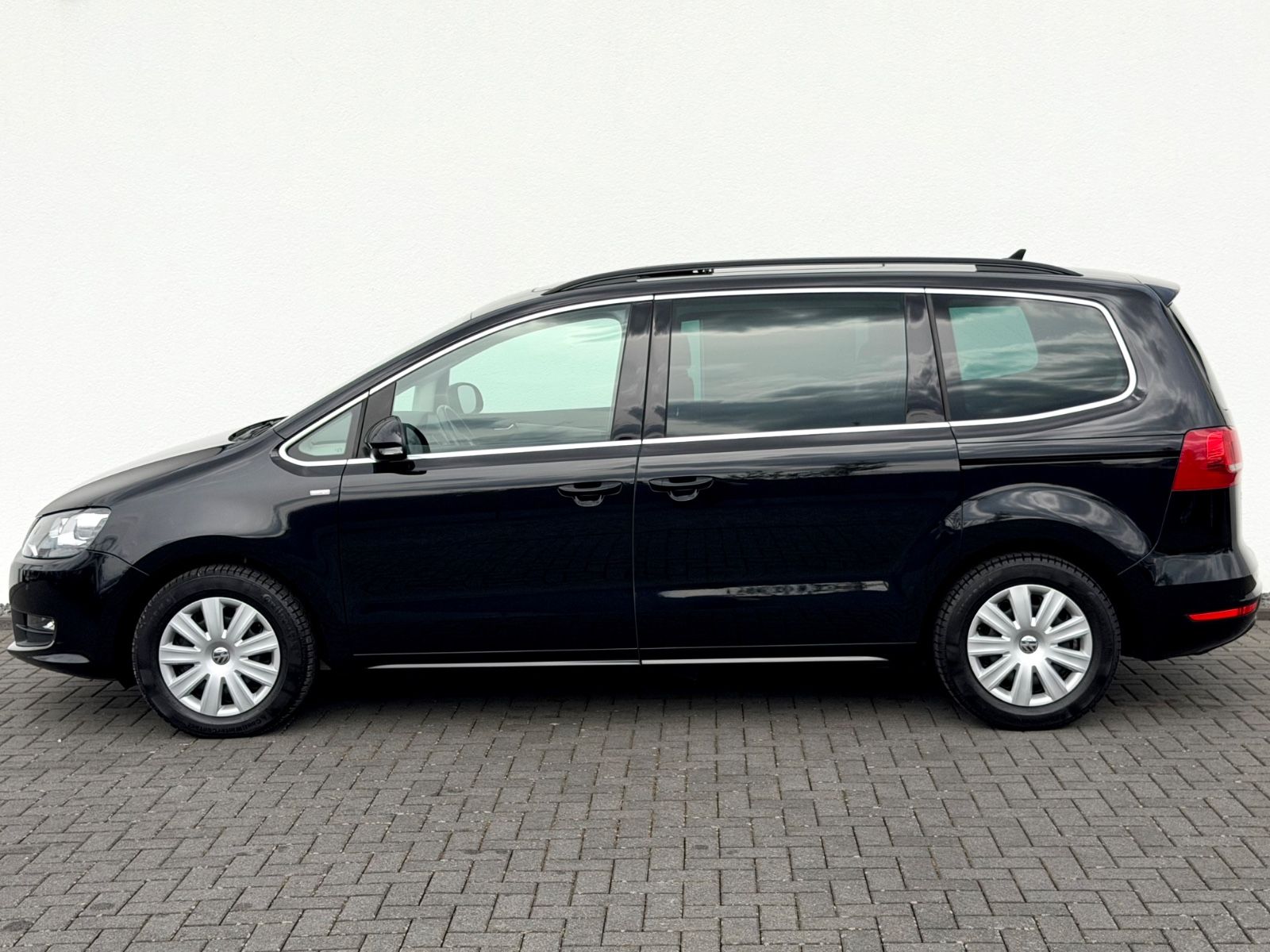 Bild 6 von 26 - Volkswagen Sharan - Gebrauchtwagen von Automobile Trier Volkswagen Sharan Match 2.0 TDI DSG, 7.SITZER, LED, CAM, AHK