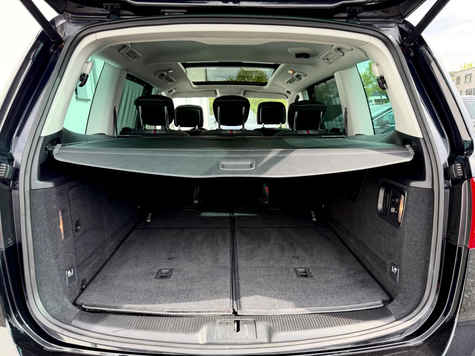 Bild 16 von 26 - Volkswagen Sharan - Gebrauchtwagen von Automobile Trier Volkswagen Sharan Match 2.0 TDI DSG, 7.SITZER, LED, CAM, AHK