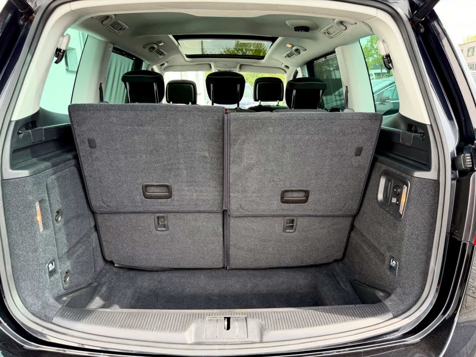 Bild 17 von 26 - Volkswagen Sharan - Gebrauchtwagen von Automobile Trier Volkswagen Sharan Match 2.0 TDI DSG, 7.SITZER, LED, CAM, AHK
