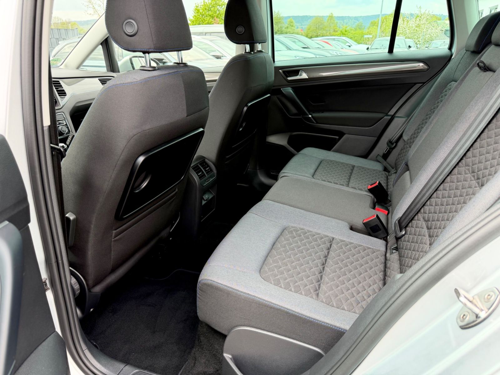 Bild 14 von 14 - Volkswagen Golf - Gebrauchtwagen von Automobile Trier Volkswagen Golf Sportsvan Join, KLIMA, NAVI, SHZ, APP, GARANTIE