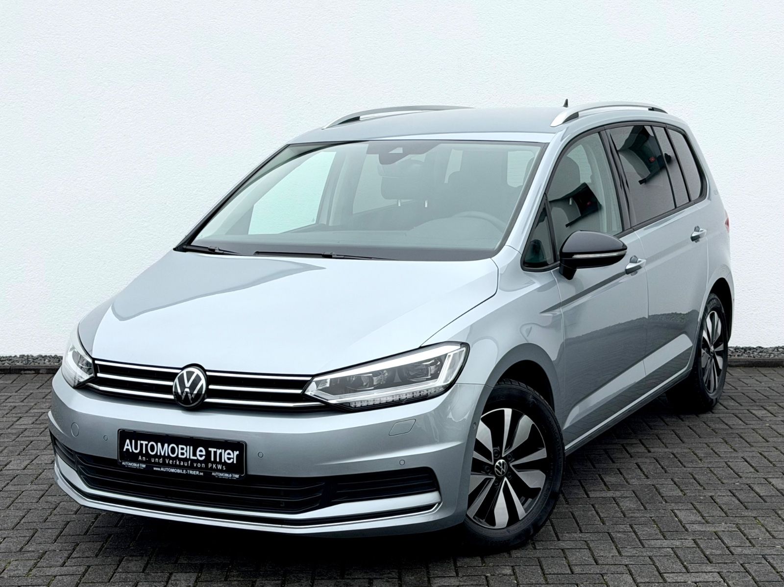 Volkswagen Touran 2.0 TDI DSG /7.SITZER/LED/ACC/AHK/