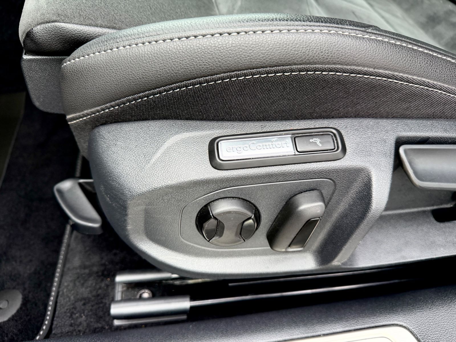 Bild 17 von 18 - Volkswagen Arteon - Gebrauchtwagen von Automobile Trier Volkswagen Arteon R line 2.0 TSI DSG 4Motion, LED, ACC, CAM