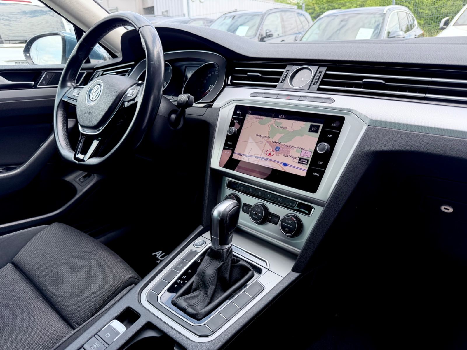 Bild 10 von 15 - Volkswagen Passat Variant - Gebrauchtwagen von Automobile Trier Volkswagen Passat Variant 2.0 TDI DSG, NAVI, LED, ACC, AHK