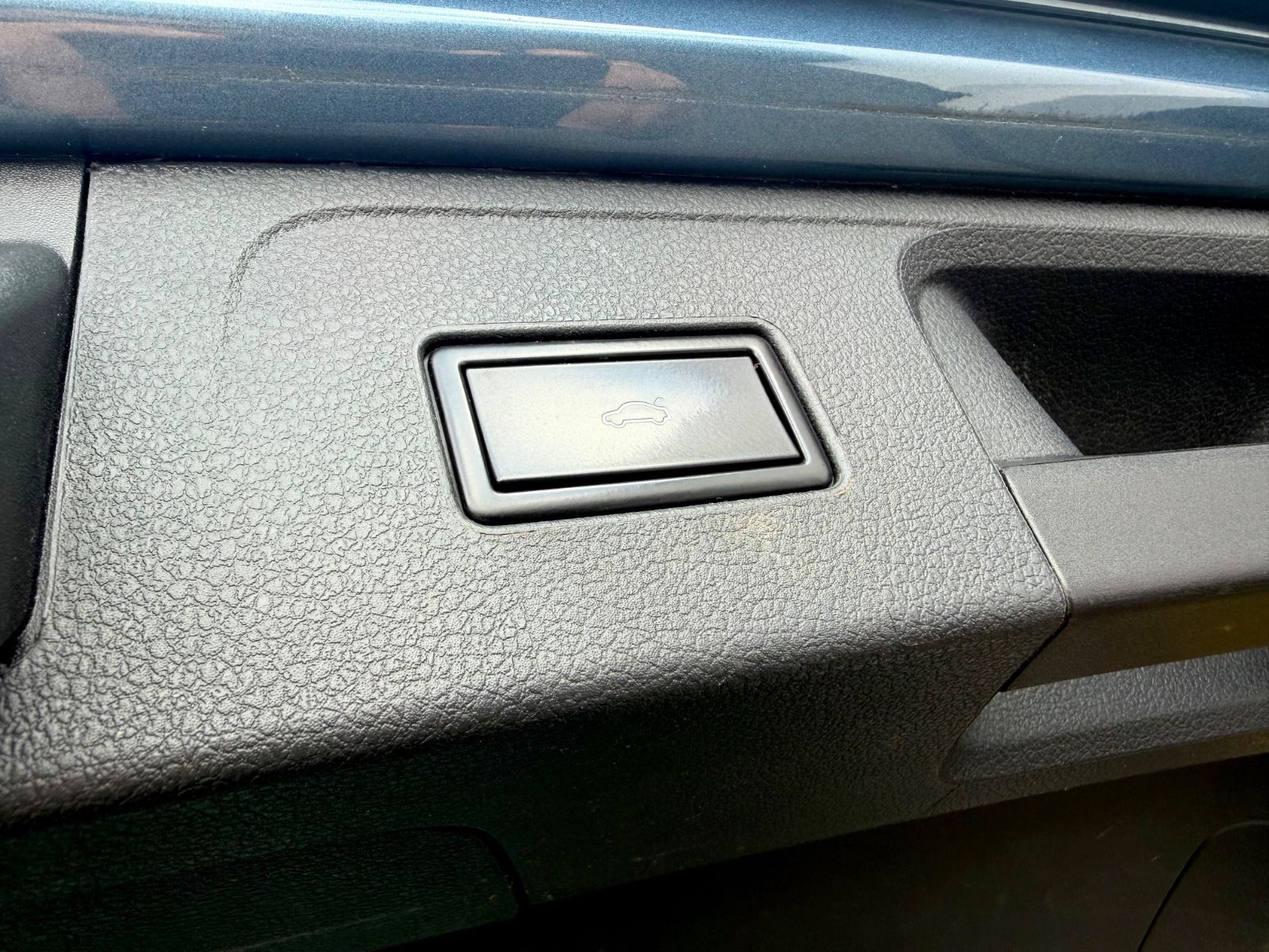 Bild 15 von 15 - Volkswagen Passat Variant - Gebrauchtwagen von Automobile Trier Volkswagen Passat Variant 2.0 TDI DSG, NAVI, LED, ACC, AHK