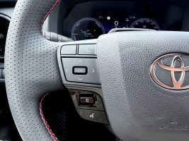 Toyota C-HR Hybrid Black&White GR Sport, LED, ACC, PANO - Thumbnail 18