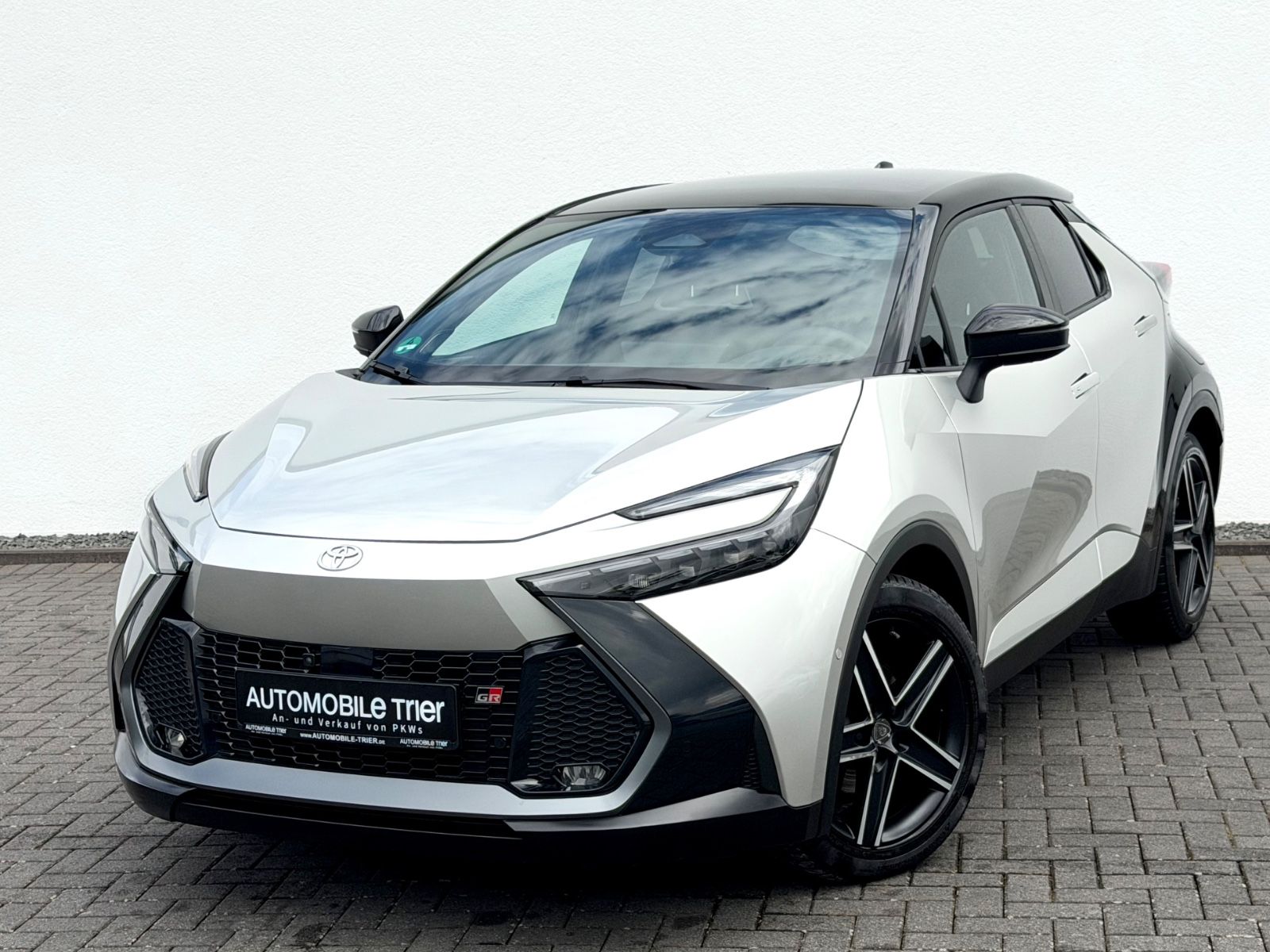 Toyota C-HR Hybrid Black&White GR Sport /LED/ACC/PANO/