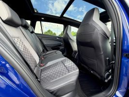 Volkswagen Golf 8 R Line 1.5 eTSI DSG, LED, ACC, AHK, CAM - Thumbnail 17