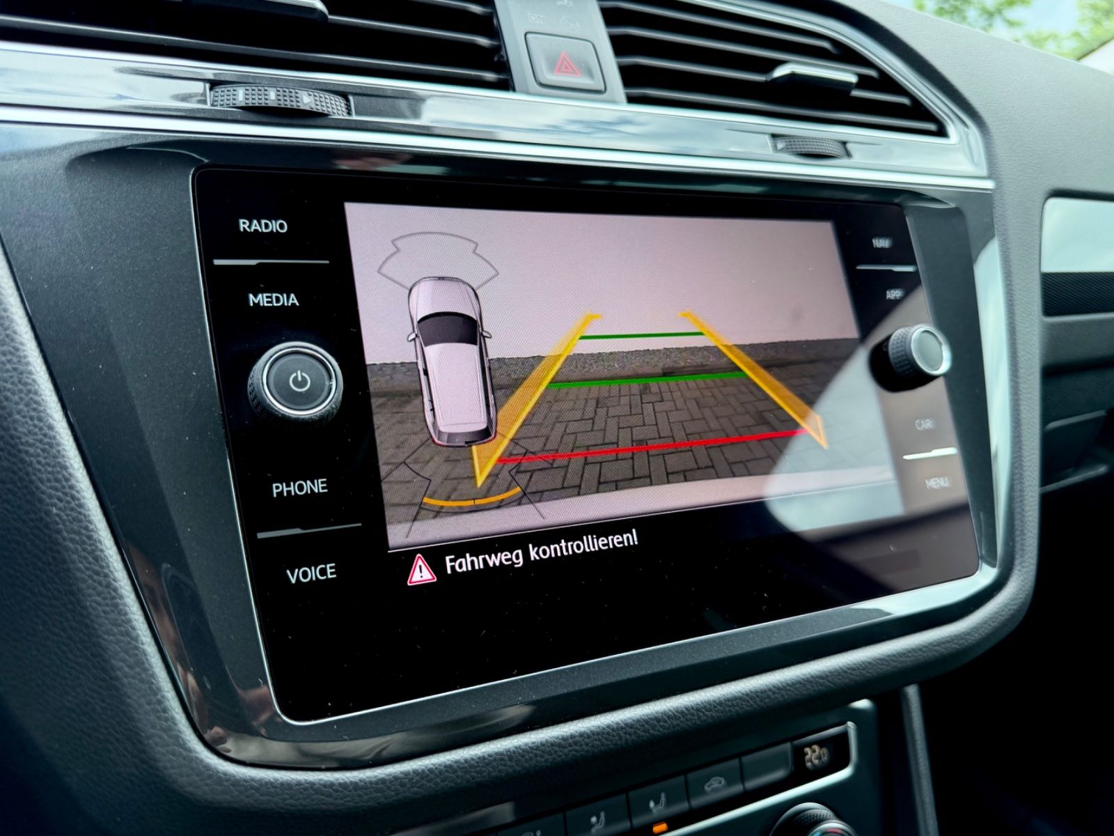 Bild 20 von 24 - Volkswagen Tiguan - Gebrauchtwagen von Automobile Trier Volkswagen Tiguan Highline 2.0 TDI DSG 4Motion, ACC, CAM, AHK
