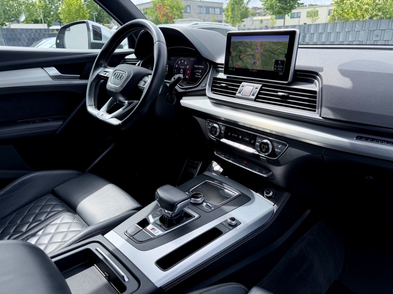 Bild 12 von 23 - Audi Q5 - Gebrauchtwagen von Automobile Trier Audi SQ5 3.0 TFSI quattro, 21ZOLL, LED, CAM, AHK, 1.HAND