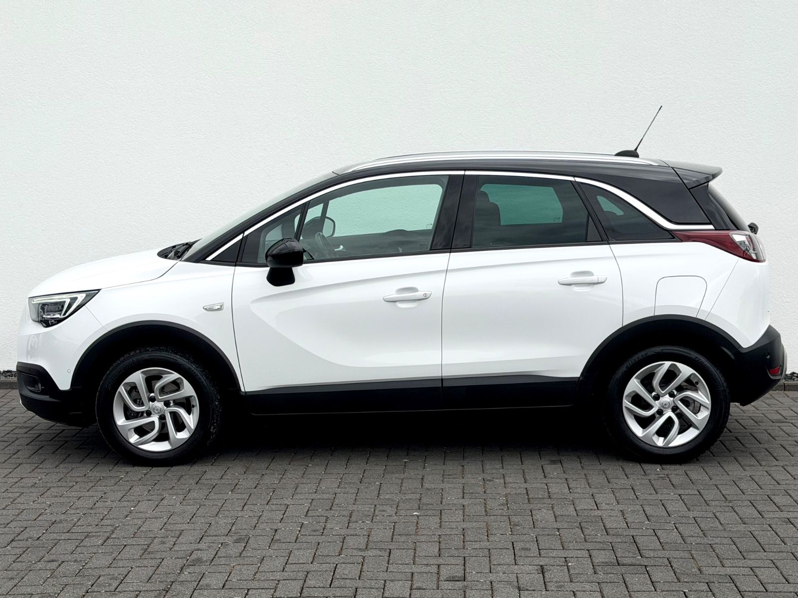 Bild 8 von 21 - Opel Crossland (X) - Gebrauchtwagen von Automobile Trier Opel Crossland X 1.2 Automatik, NAVI, LED, CAM, GARANTIE