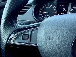 Skoda Octavia Combi 2.0 TDI, BI-XENON, NAVI, AHK, TÜV - Thumbnail 11