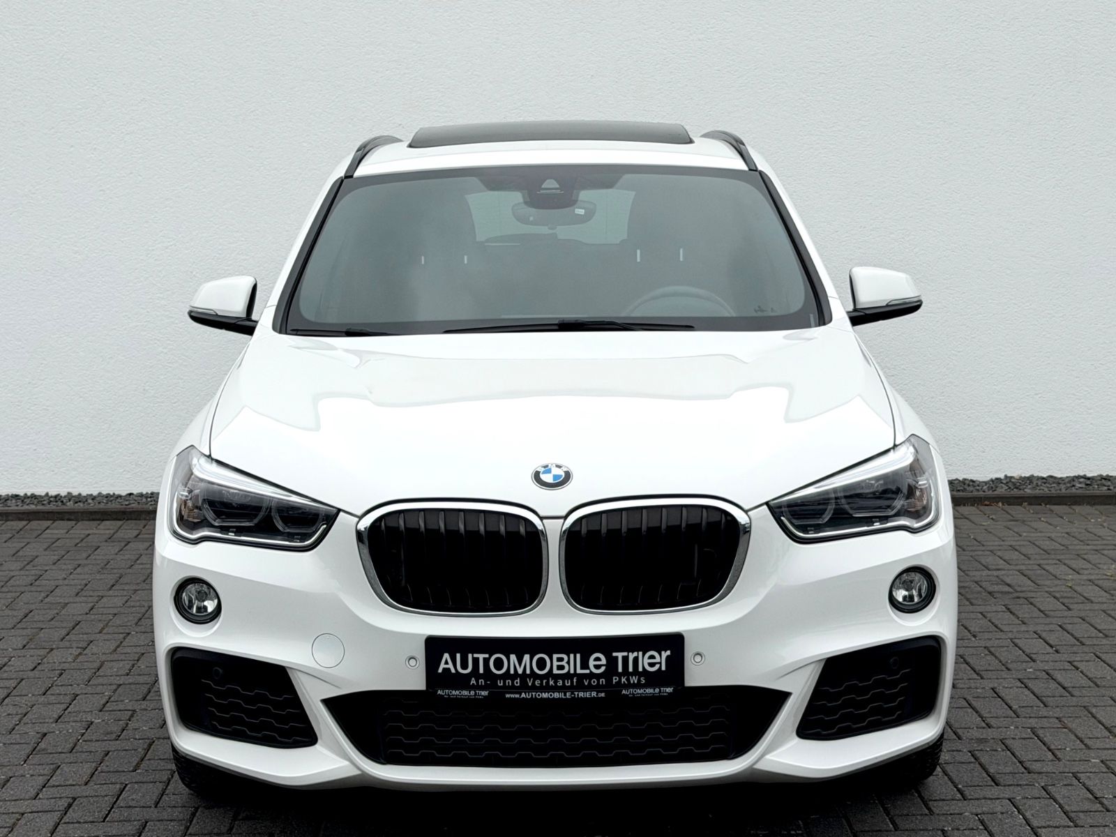 Bild 2 von 19 - BMW X1 - Gebrauchtwagen von Automobile Trier BMW X1 xDrive 25 i M Sport Paket, NAVI, LED, PANO, AHK