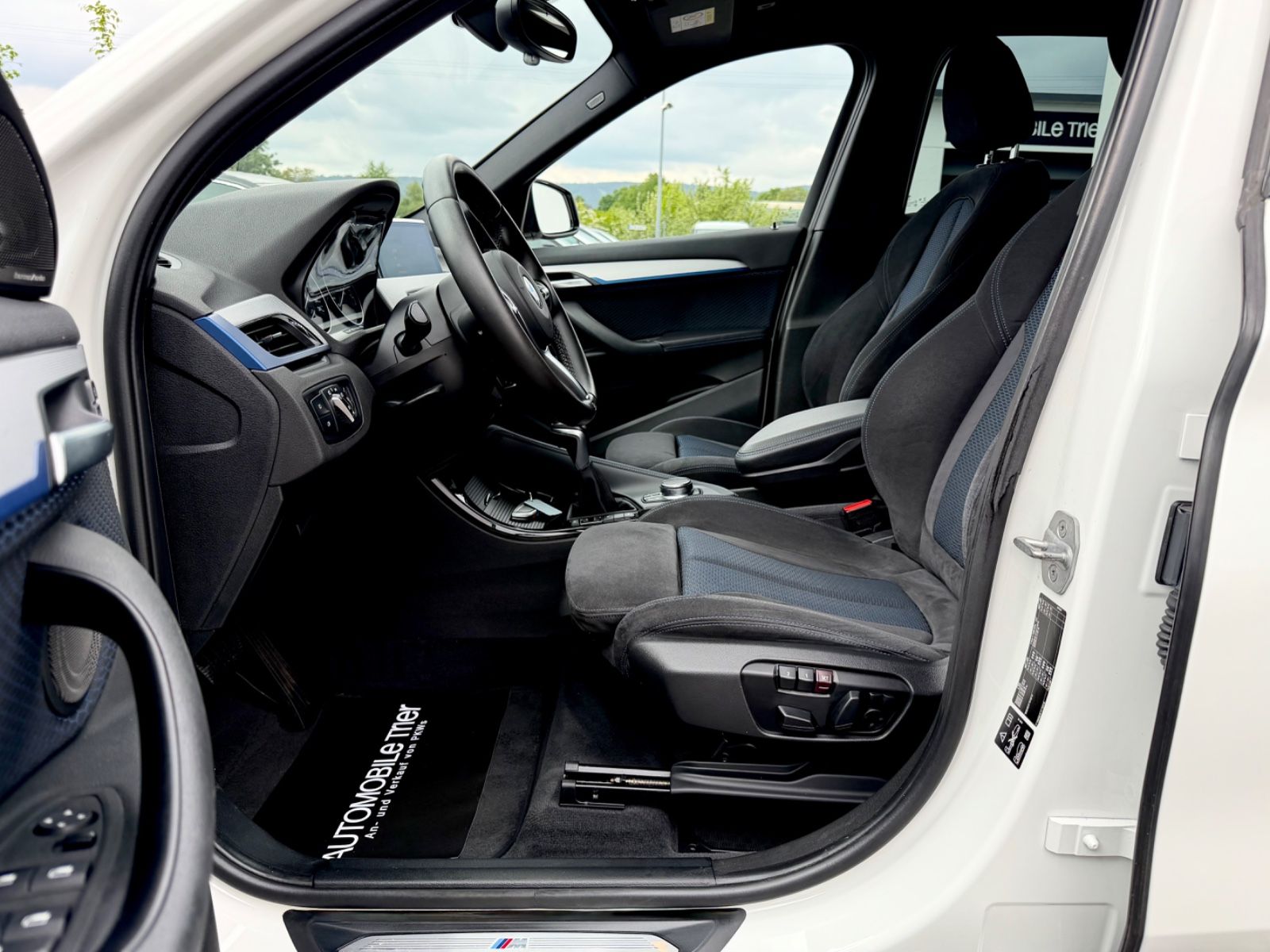 Bild 9 von 19 - BMW X1 - Gebrauchtwagen von Automobile Trier BMW X1 xDrive 25 i M Sport Paket, NAVI, LED, PANO, AHK
