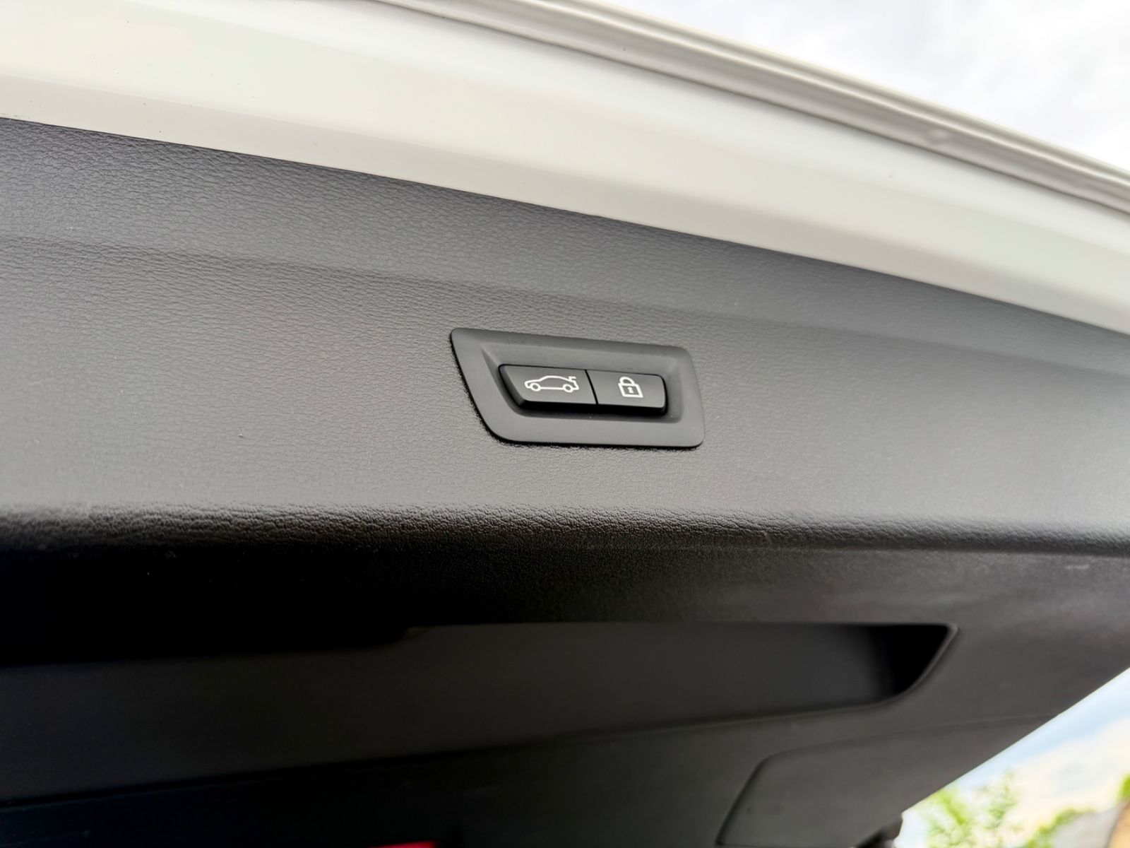 Bild 19 von 19 - BMW X1 - Gebrauchtwagen von Automobile Trier BMW X1 xDrive 25 i M Sport Paket, NAVI, LED, PANO, AHK
