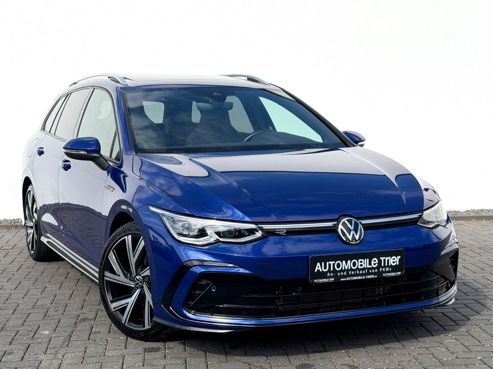 Bild 3 von 22 - Volkswagen Golf - Gebrauchtwagen von Automobile Trier Volkswagen Golf 8 R Line 1.5 eTSI DSG, LED, ACC, AHK, CAM