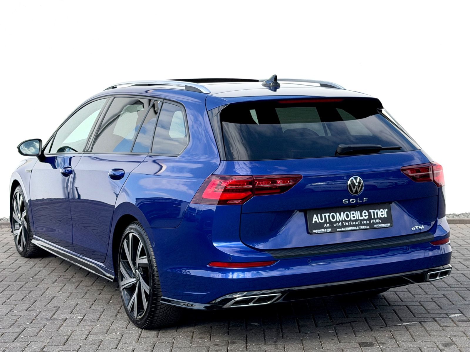 Bild 7 von 22 - Volkswagen Golf - Gebrauchtwagen von Automobile Trier Volkswagen Golf 8 R Line 1.5 eTSI DSG, LED, ACC, AHK, CAM