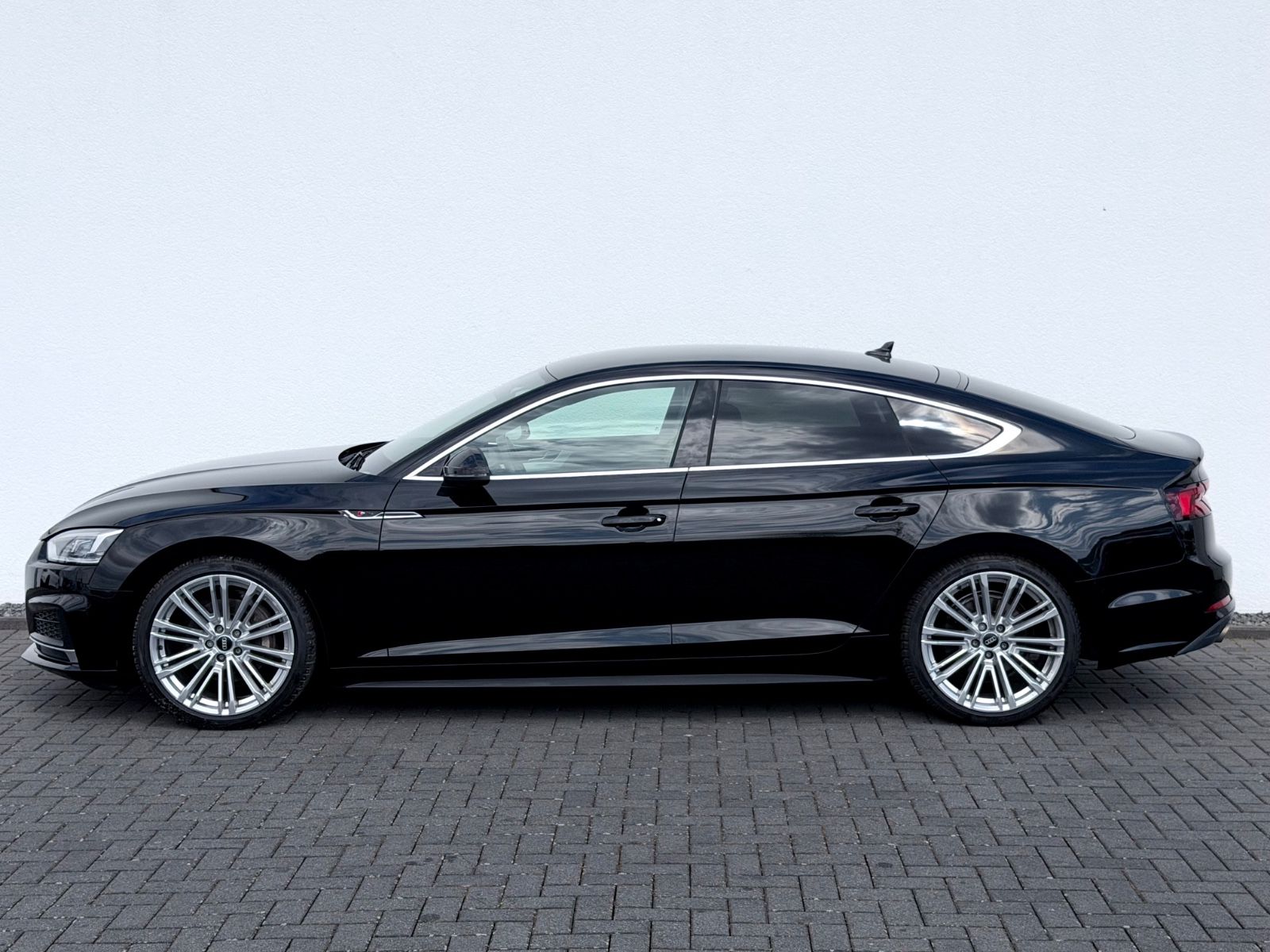 Bild 8 von 23 - Audi A5 - Gebrauchtwagen von Automobile Trier Audi A5 Sportback 40 TDI quattro S line Sport Plus