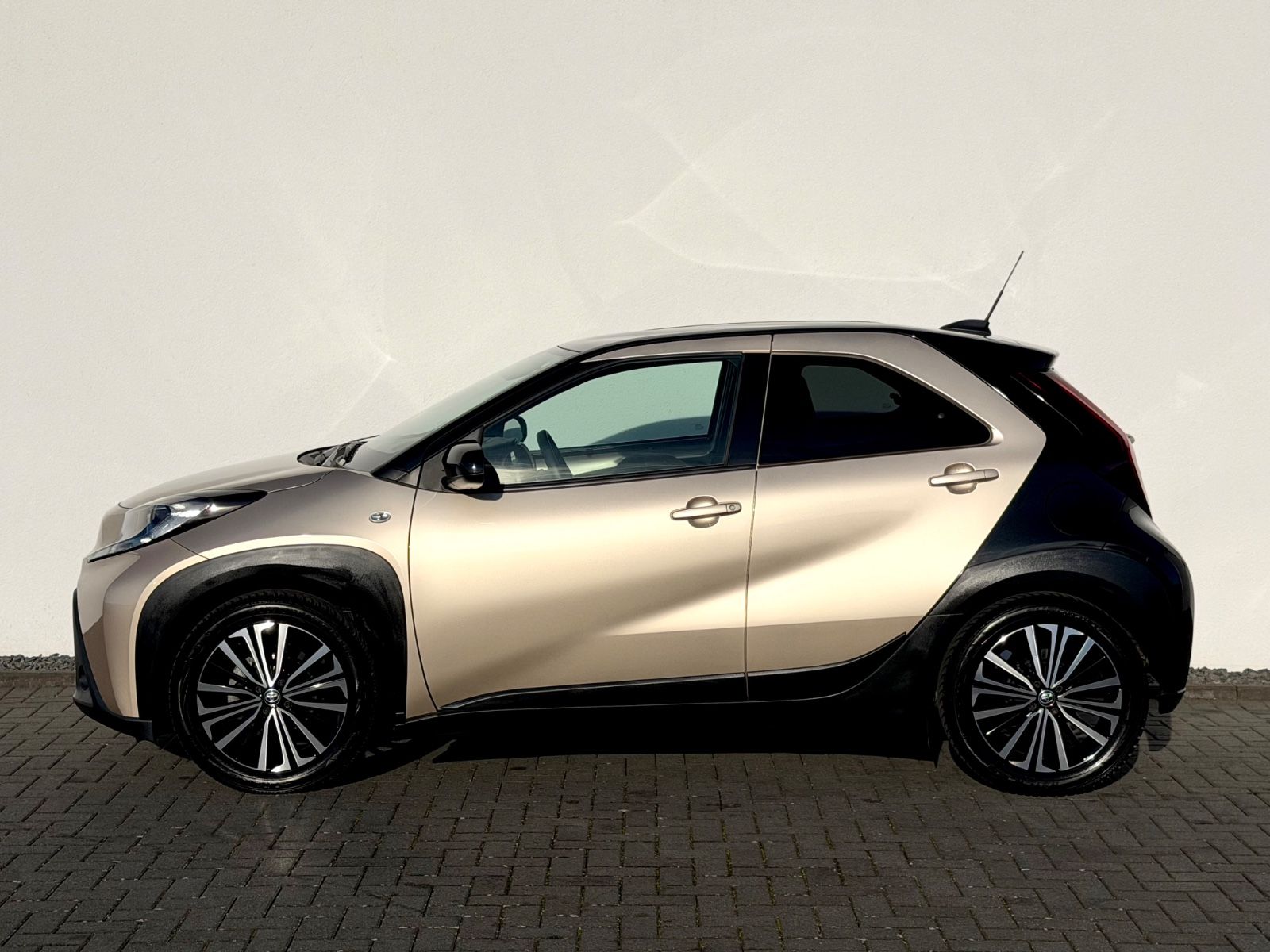 Bild 8 von 14 - Toyota Aygo (X) - Gebrauchtwagen von Automobile Trier Toyota Aygo X 1.0, ACC, CAM, KLIMA, GARANTIE