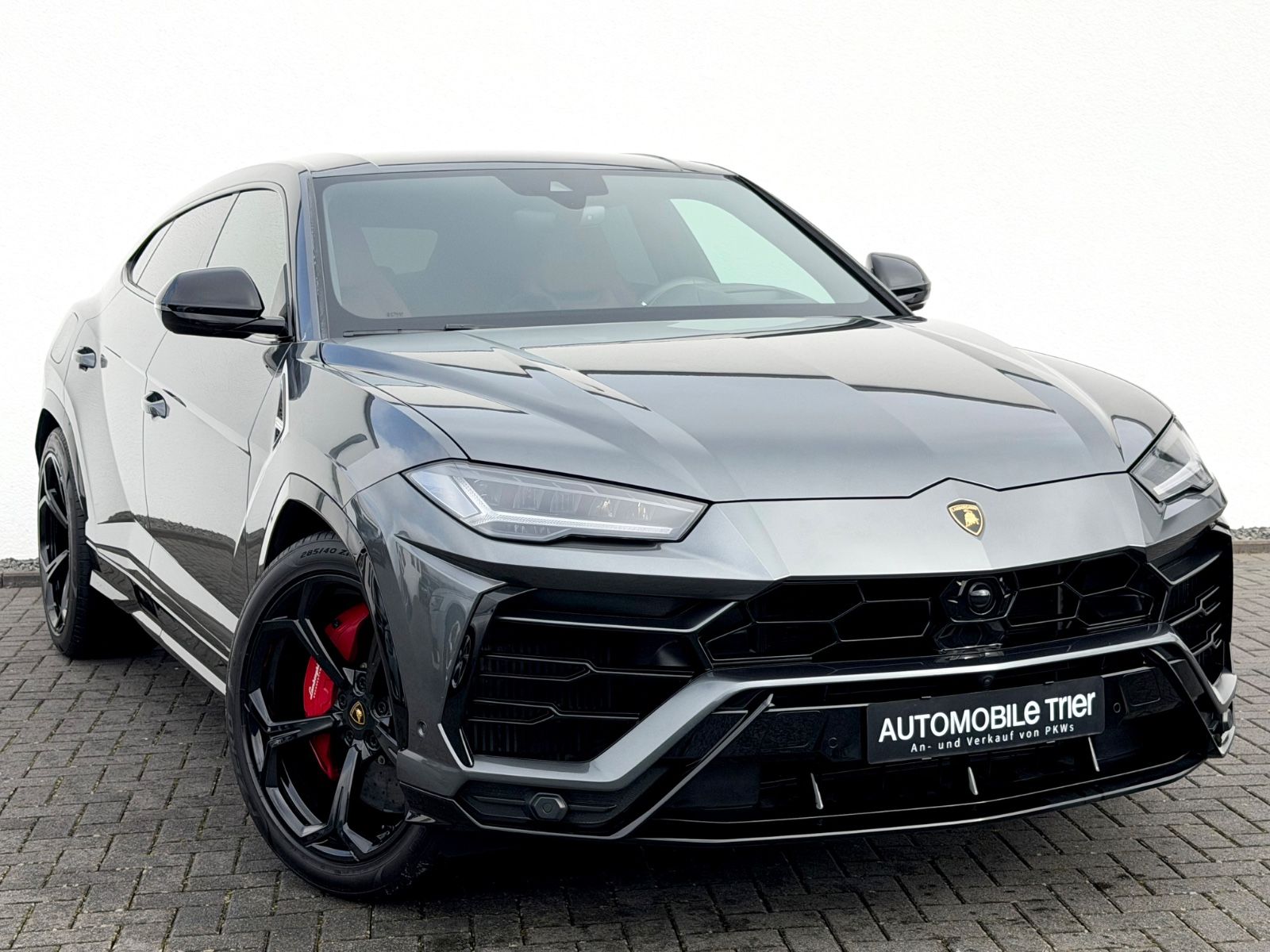 Bild 3 von 17 - Lamborghini Urus - Gebrauchtwagen von Automobile Trier Lamborghini Urus, NAVI, LED, ACC, HUD, MASSAGE, 360°CAM