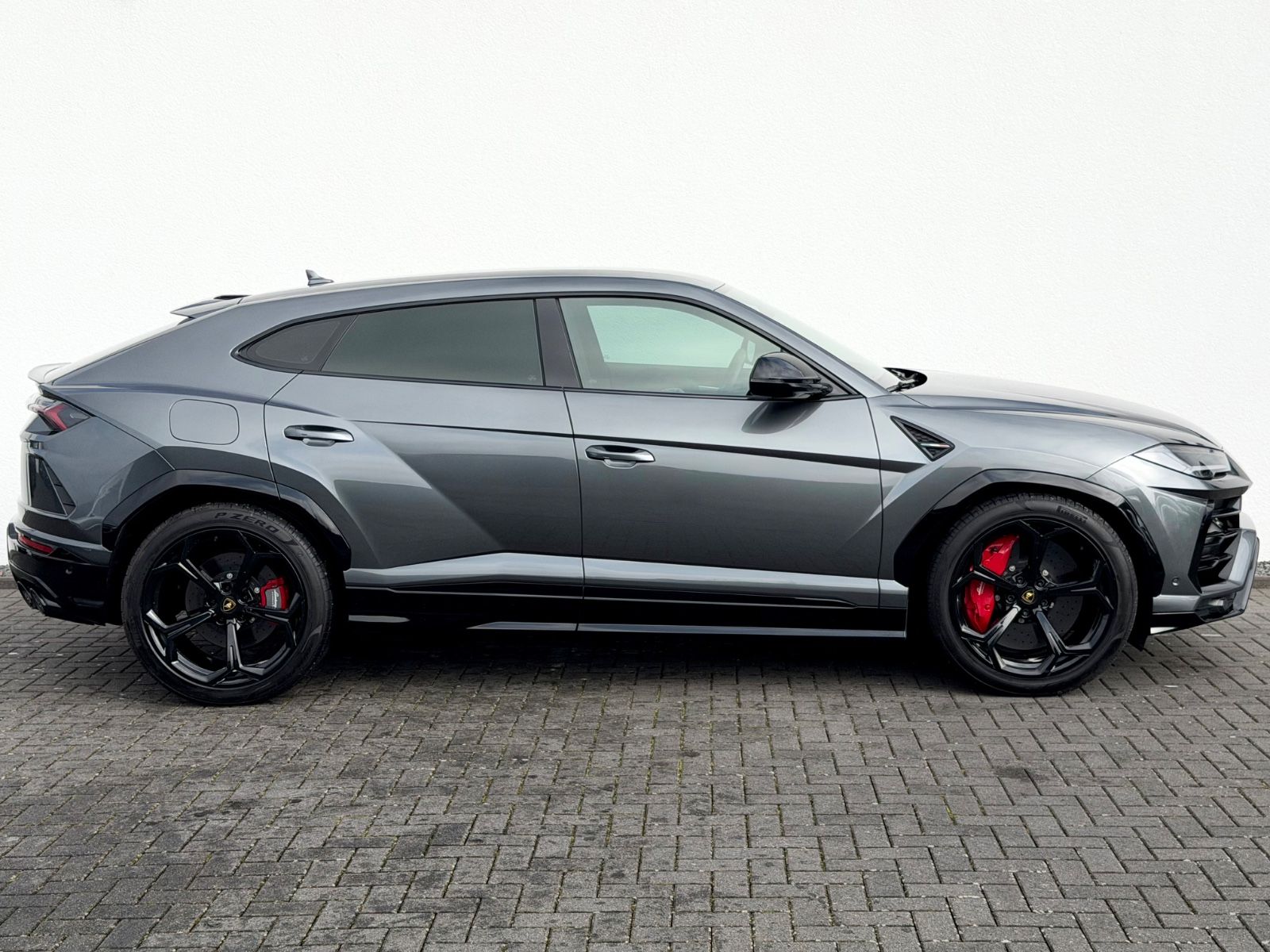 Bild 4 von 17 - Lamborghini Urus - Gebrauchtwagen von Automobile Trier Lamborghini Urus, NAVI, LED, ACC, HUD, MASSAGE, 360°CAM