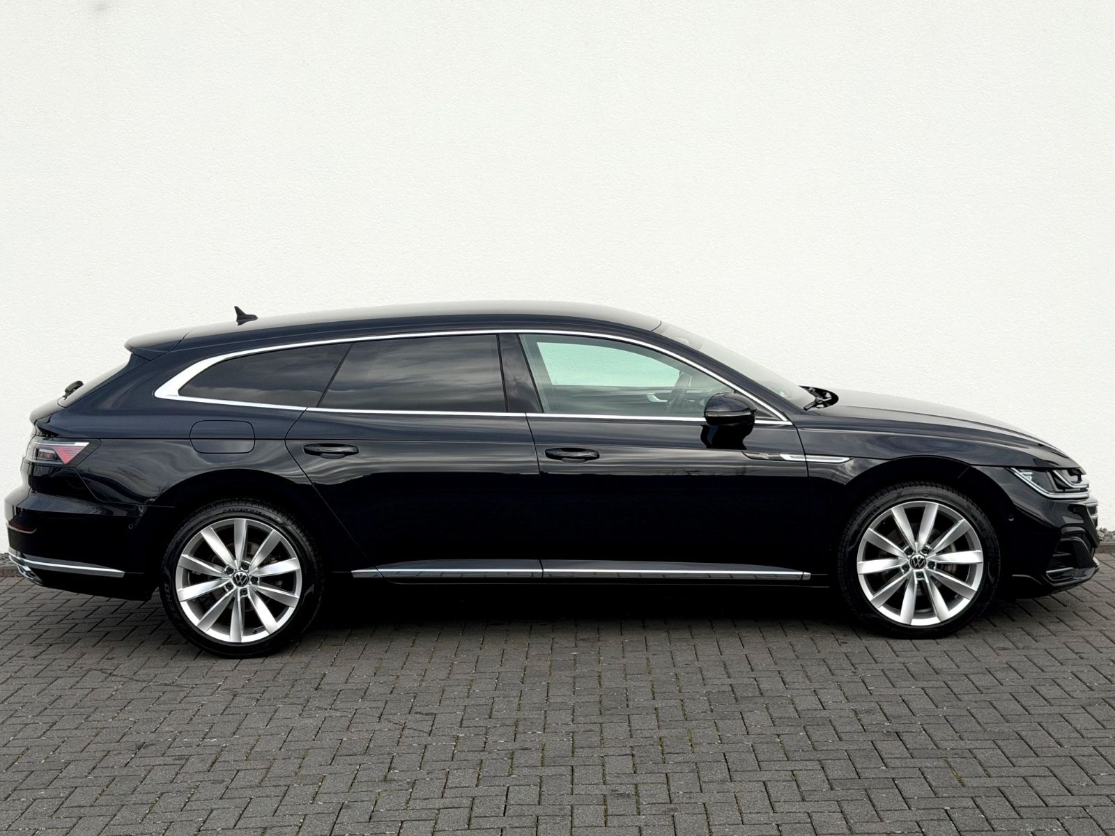 Bild 4 von 15 - Volkswagen Arteon - Gebrauchtwagen von Automobile Trier Volkswagen Shooting Brake 2.0 TSI DSG R line, NAVI, LED, ACC