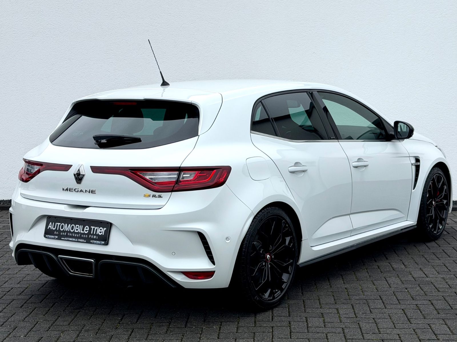 Bild 5 von 16 - Renault Megane - Gebrauchtwagen von Automobile Trier Renault Megane 300 RS Trophy , NAVI, LED, ACC, CAM, GARANTIE