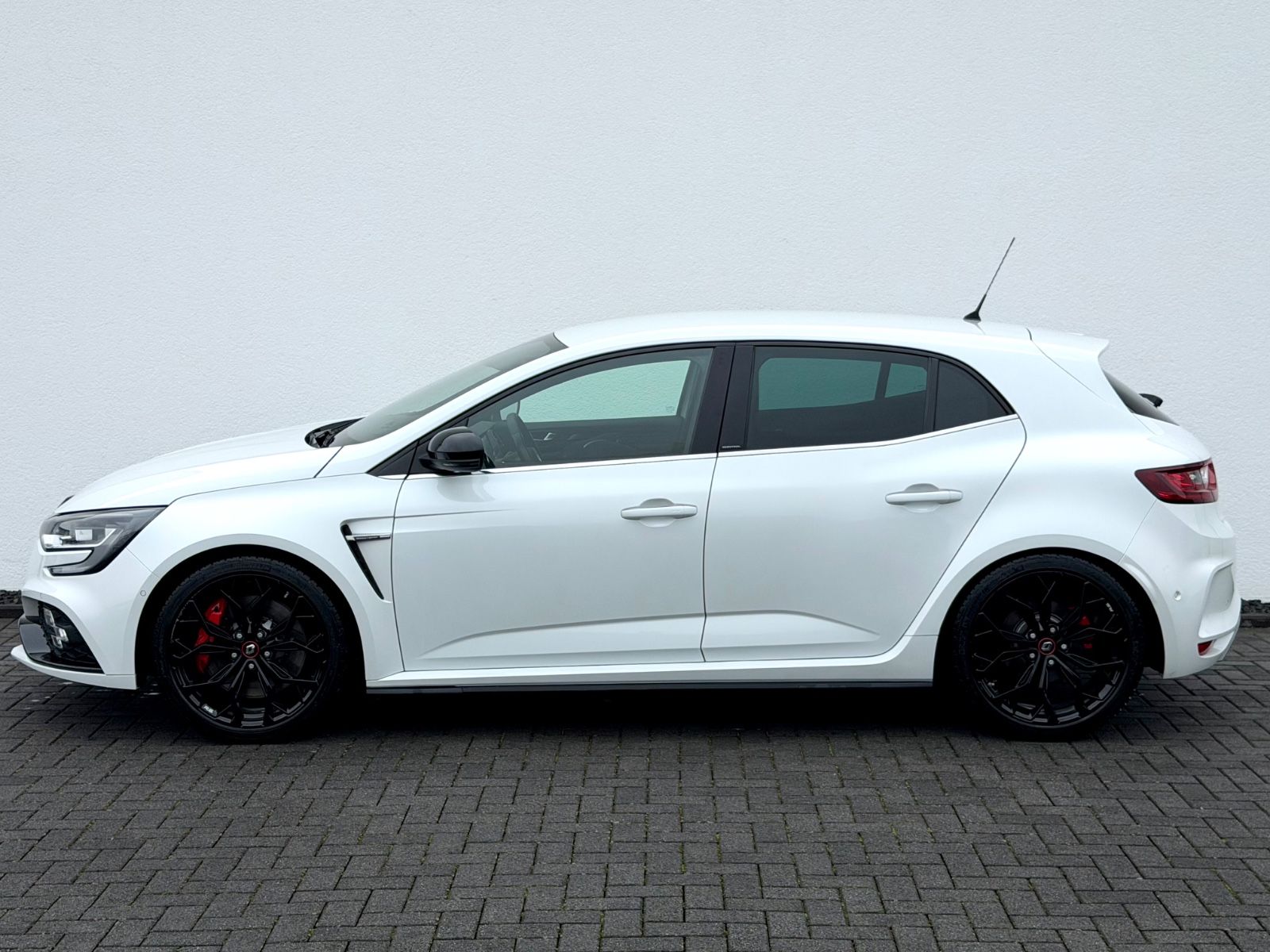 Bild 8 von 16 - Renault Megane - Gebrauchtwagen von Automobile Trier Renault Megane 300 RS Trophy , NAVI, LED, ACC, CAM, GARANTIE