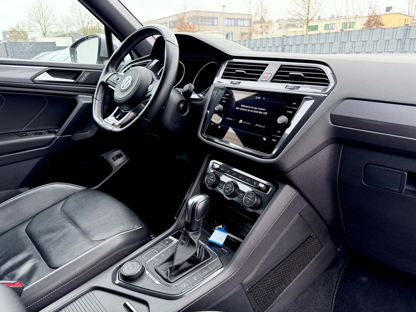 Bild 12 von 15 - Volkswagen Tiguan Allspace - Gebrauchtwagen von Automobile Trier Volkswagen Tiguan Allspace 3 x R Line 2.0 TSI DSG 4Motion