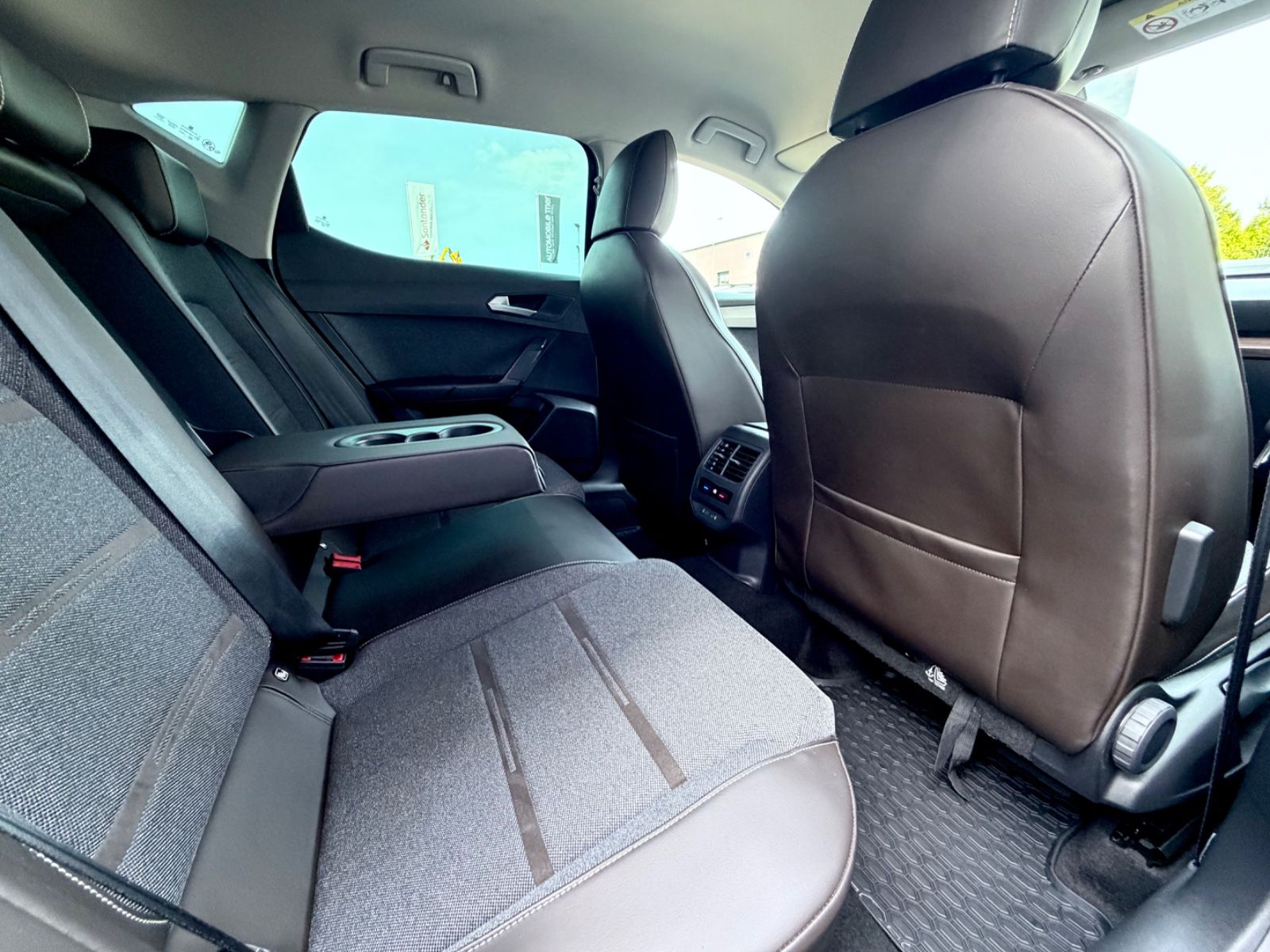 Bild 12 von 21 - Seat Leon - Gebrauchtwagen von Automobile Trier Seat Leon Xcellence 2.0 TDI DSG, NAVI, LED, ACC, CAM