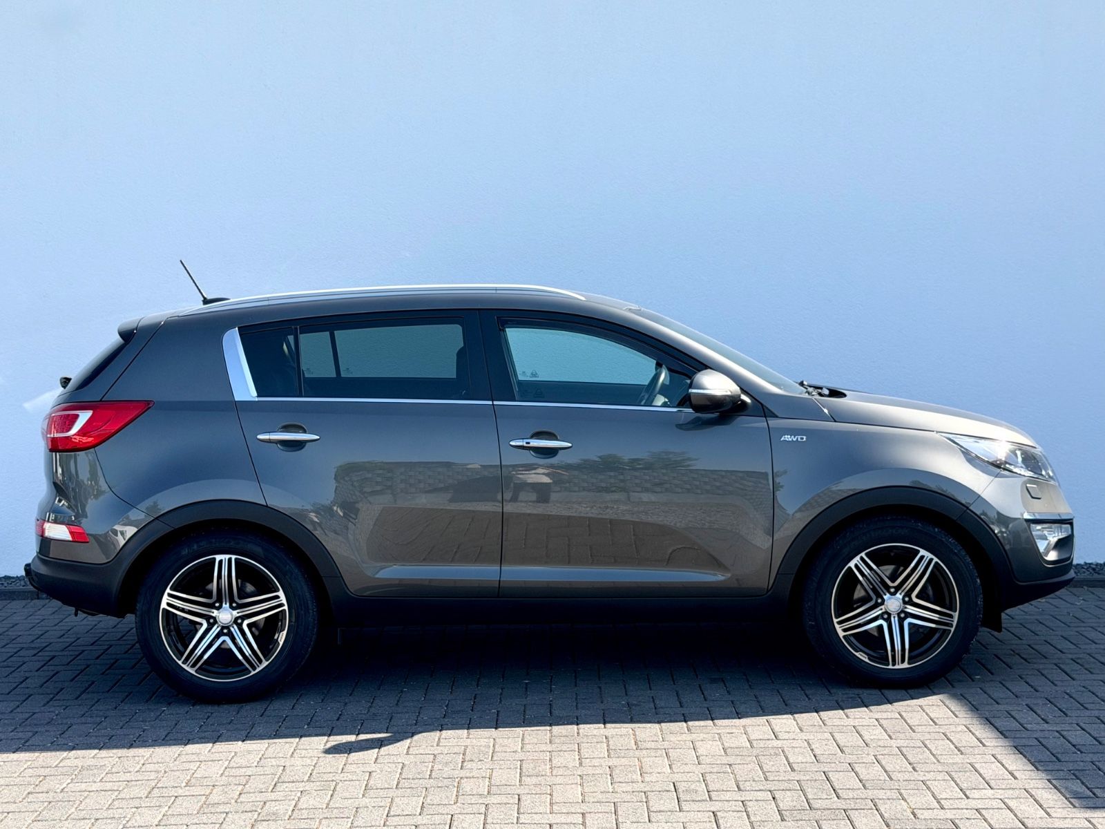 Bild 4 von 14 - Kia Sportage - Gebrauchtwagen von Automobile Trier Kia Sportage 2.0 4WD, NAVI, LED, CAM, GARANTIE