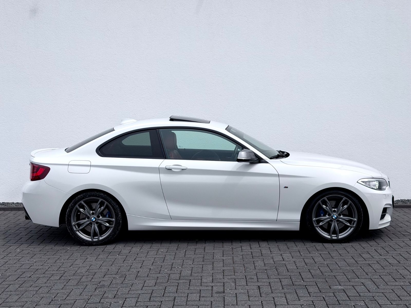 Bild 4 von 17 - BMW M235 - Gebrauchtwagen von Automobile Trier BMW M235 i, NAVI, LED, CAM, H&K, 1.HAND, GARANTIE