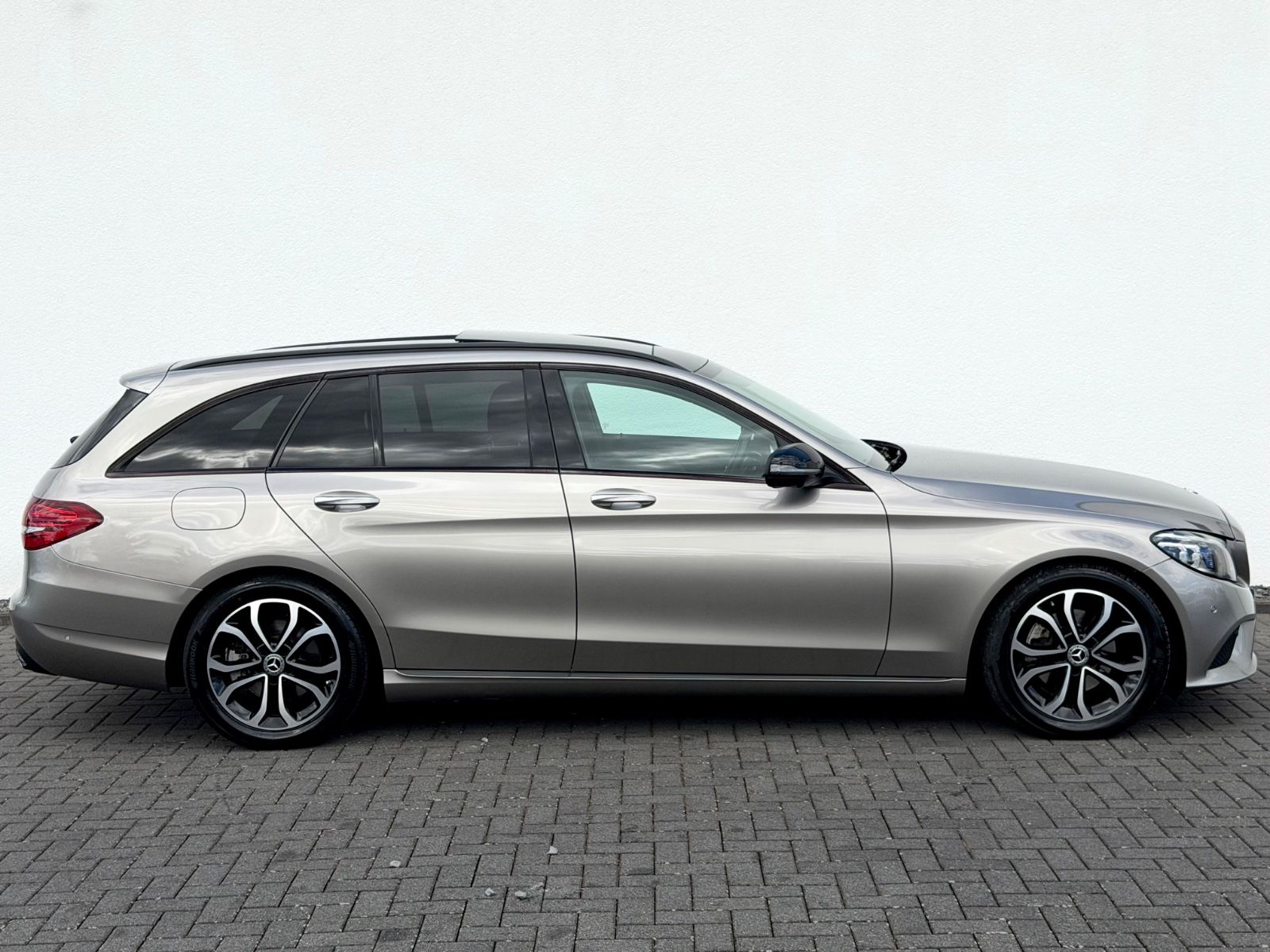 Bild 4 von 22 - Mercedes-Benz C 220 - Gebrauchtwagen von Automobile Trier Mercedes-Benz C 220d T, NAVI, LED, ACC, PANO, 360°CAM, AHK