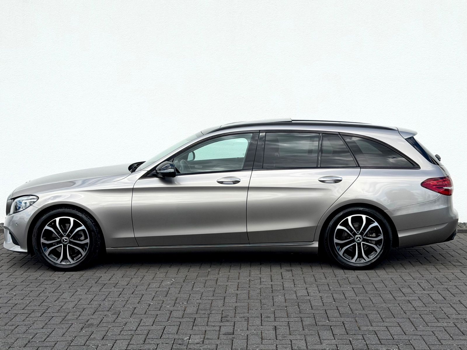 Bild 8 von 22 - Mercedes-Benz C 220 - Gebrauchtwagen von Automobile Trier Mercedes-Benz C 220d T, NAVI, LED, ACC, PANO, 360°CAM, AHK