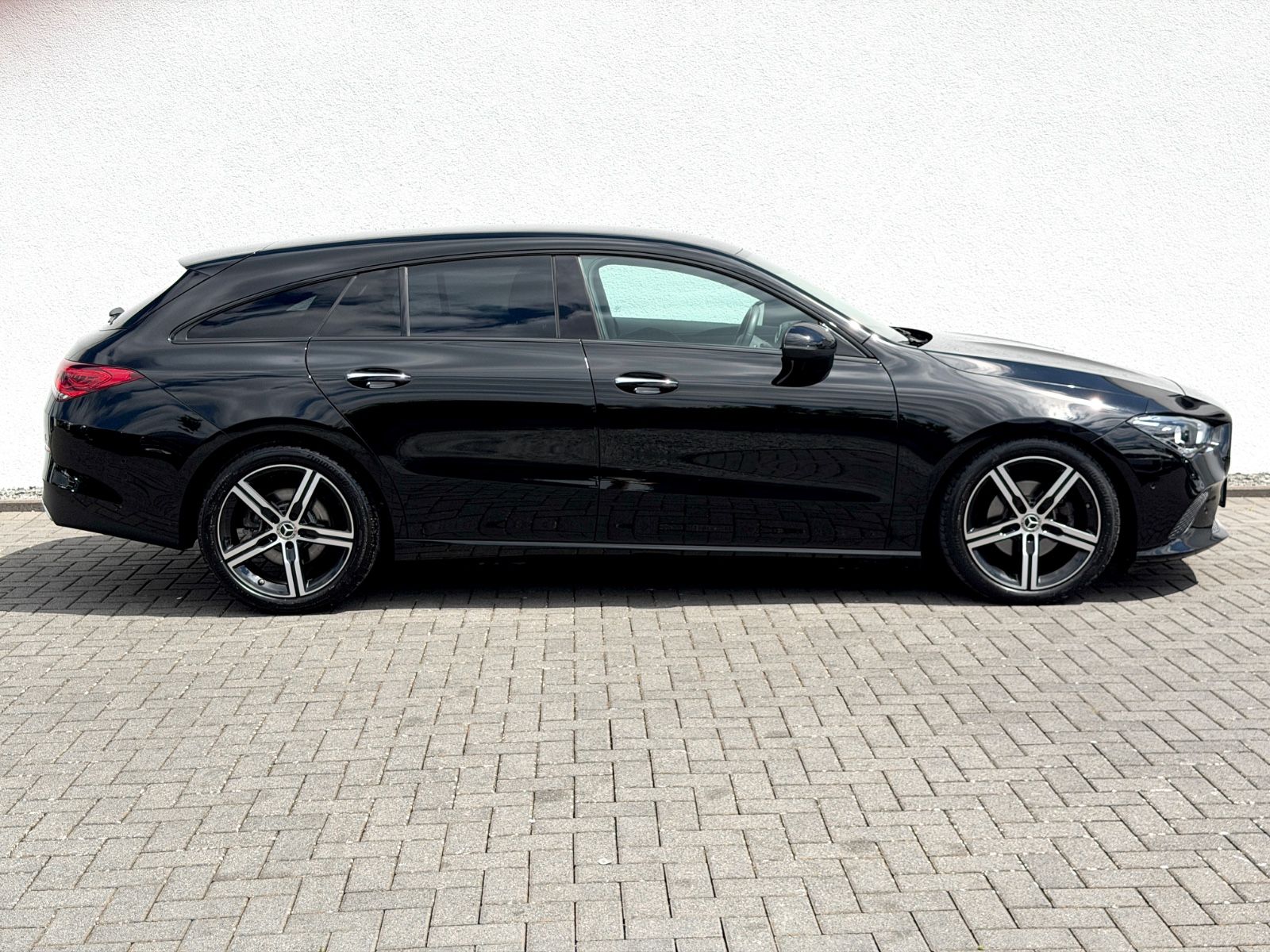 Bild 4 von 23 - Mercedes-Benz CLA 180 Shooting Brake - Gebrauchtwagen von Automobile Trier Mercedes-Benz CLA 180 Shooting Brake, NAVI, LED, CAM, GARANTIE