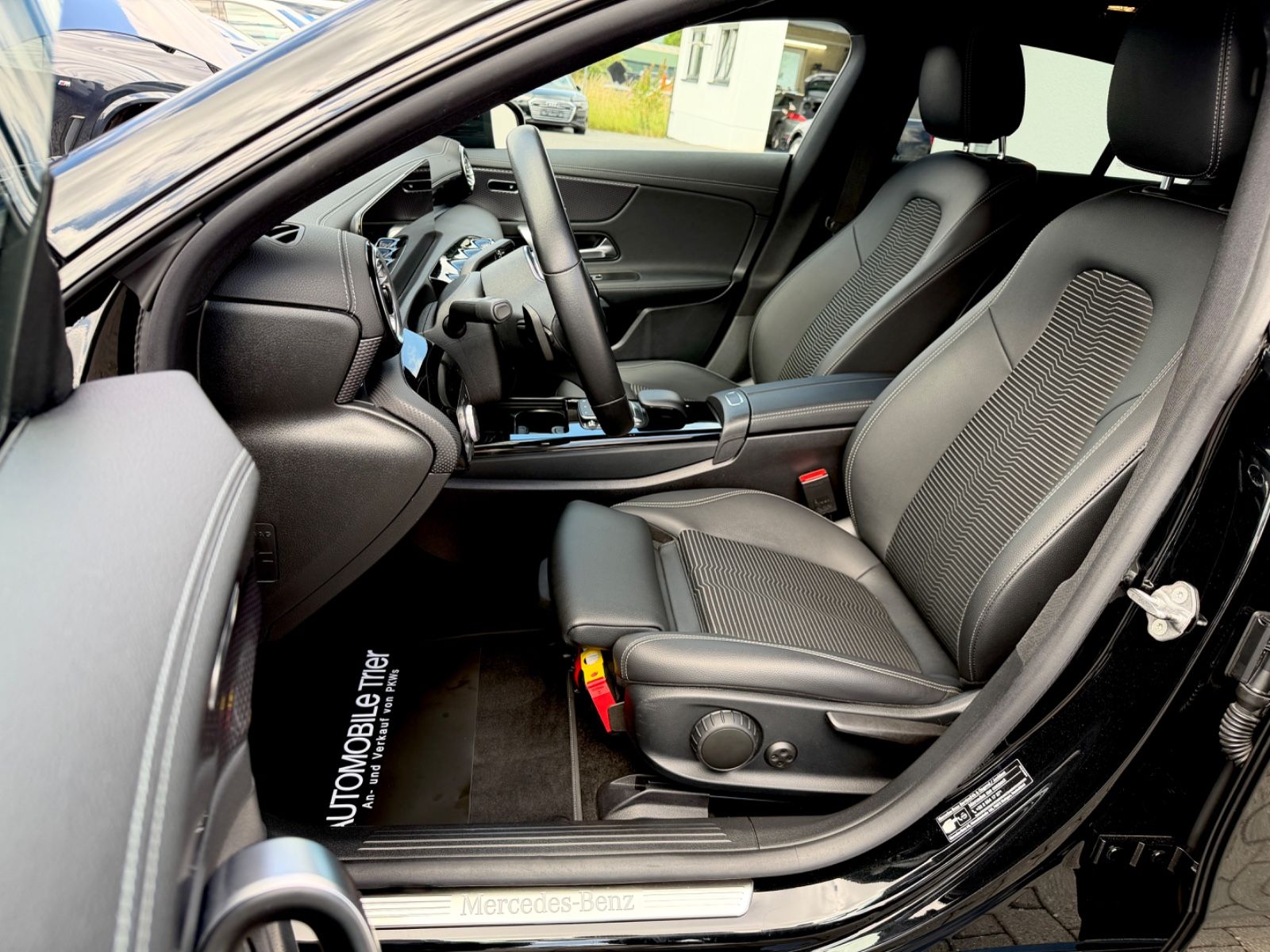 Bild 9 von 23 - Mercedes-Benz CLA 180 Shooting Brake - Gebrauchtwagen von Automobile Trier Mercedes-Benz CLA 180 Shooting Brake, NAVI, LED, CAM, GARANTIE