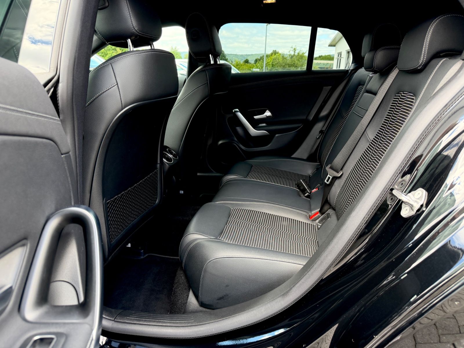 Bild 13 von 23 - Mercedes-Benz CLA 180 - Gebrauchtwagen von Automobile Trier Mercedes-Benz CLA 180 Shooting Brake, NAVI, LED, CAM, GARANTIE