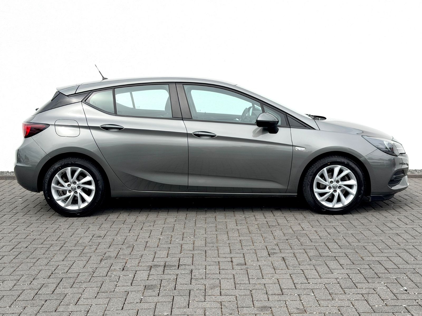 Bild 4 von 25 - Opel Astra - Gebrauchtwagen von Automobile Trier Opel Astra K Edition , Garantie, AppleCarplay, Klima, SHZ