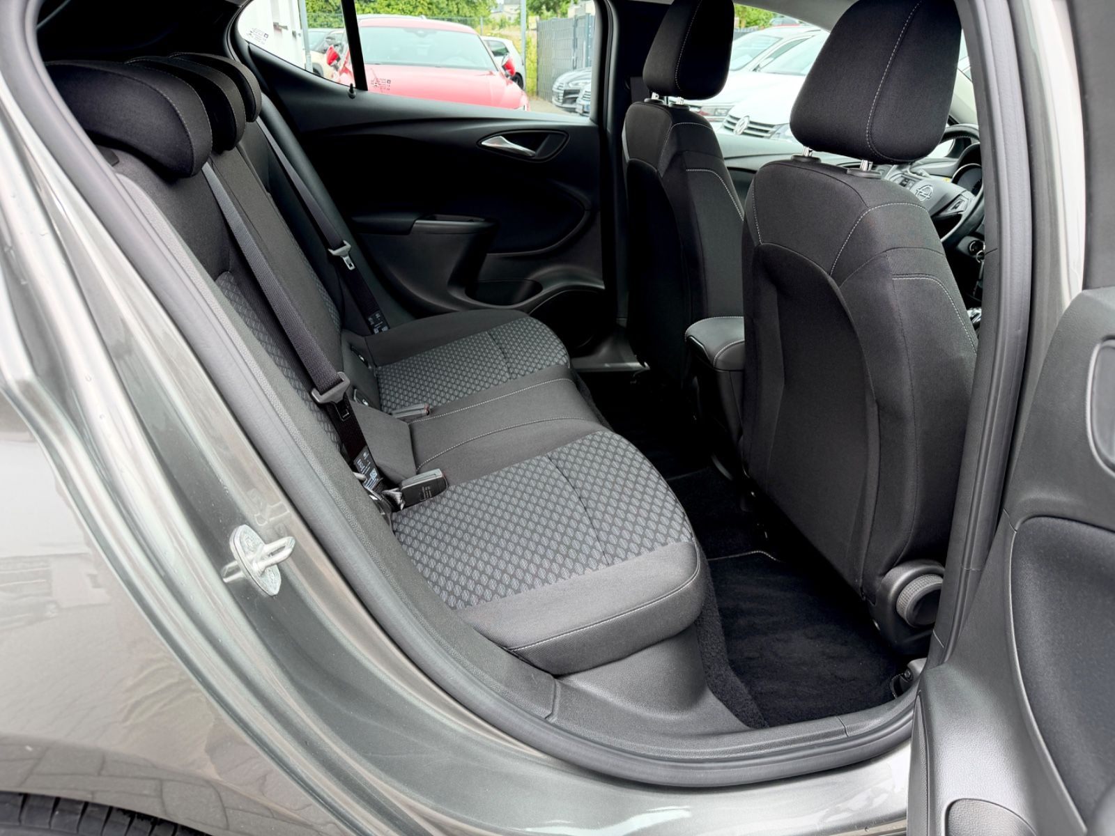 Bild 13 von 25 - Opel Astra - Gebrauchtwagen von Automobile Trier Opel Astra K Edition , Garantie, AppleCarplay, Klima, SHZ