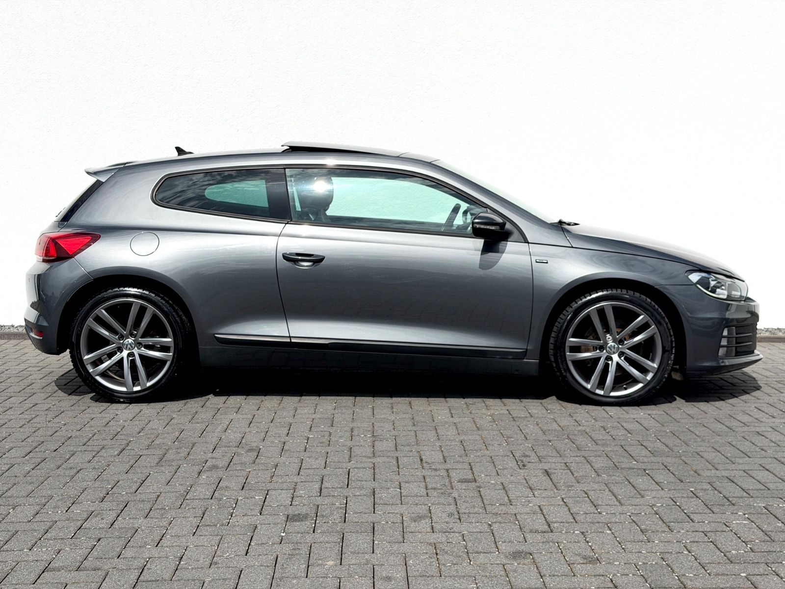 Bild 4 von 25 - Volkswagen Scirocco - Gebrauchtwagen von Automobile Trier Volkswagen Scirocco Allstar , Garantie, Bi-Xenon, SHZ, Sport