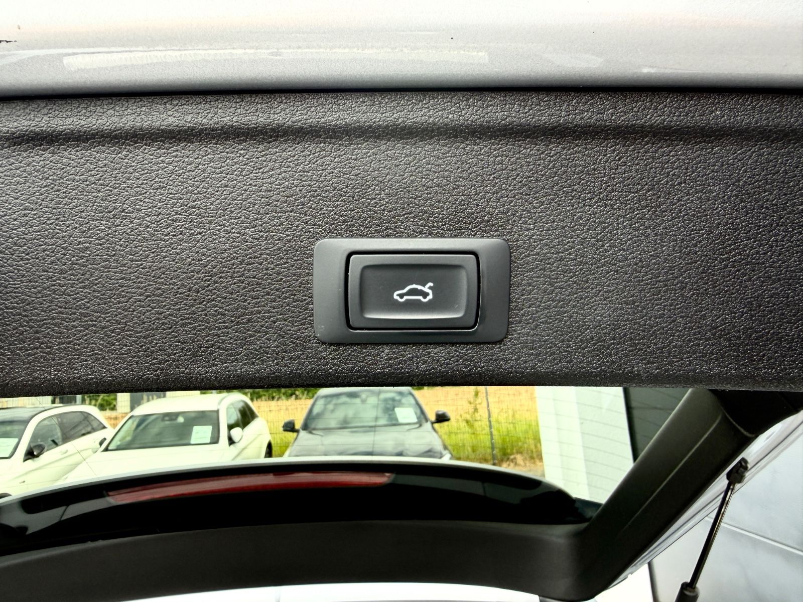 Bild 17 von 31 - Audi A4 - Gebrauchtwagen von Automobile Trier Audi A4 Avant 2.0 TDI S Line Sportpaket , NAVI, AHK