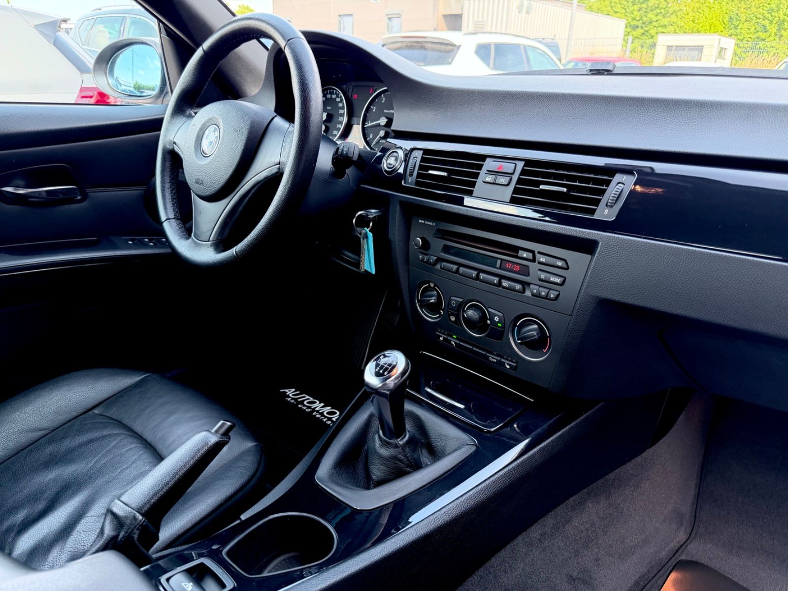 Bild 11 von 16 - BMW 320 - Gebrauchtwagen von Automobile Trier BMW 320i Cabrio, KLIMA, XENON, LEDER, PDC, GARANTIE