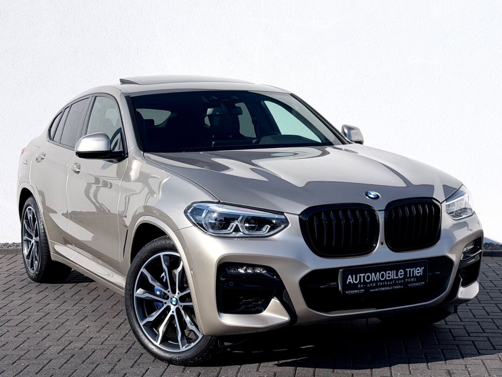 BMW X4 M40i M Sport Paket /NAVI/LED/ACC/360°CAM/ - Bild 3 BMW X4 M40i M Sport Paket /NAVI/LED/ACC/360°CAM/ als SUV/Geländewagen/Pickup - Fahrzeugfoto 3