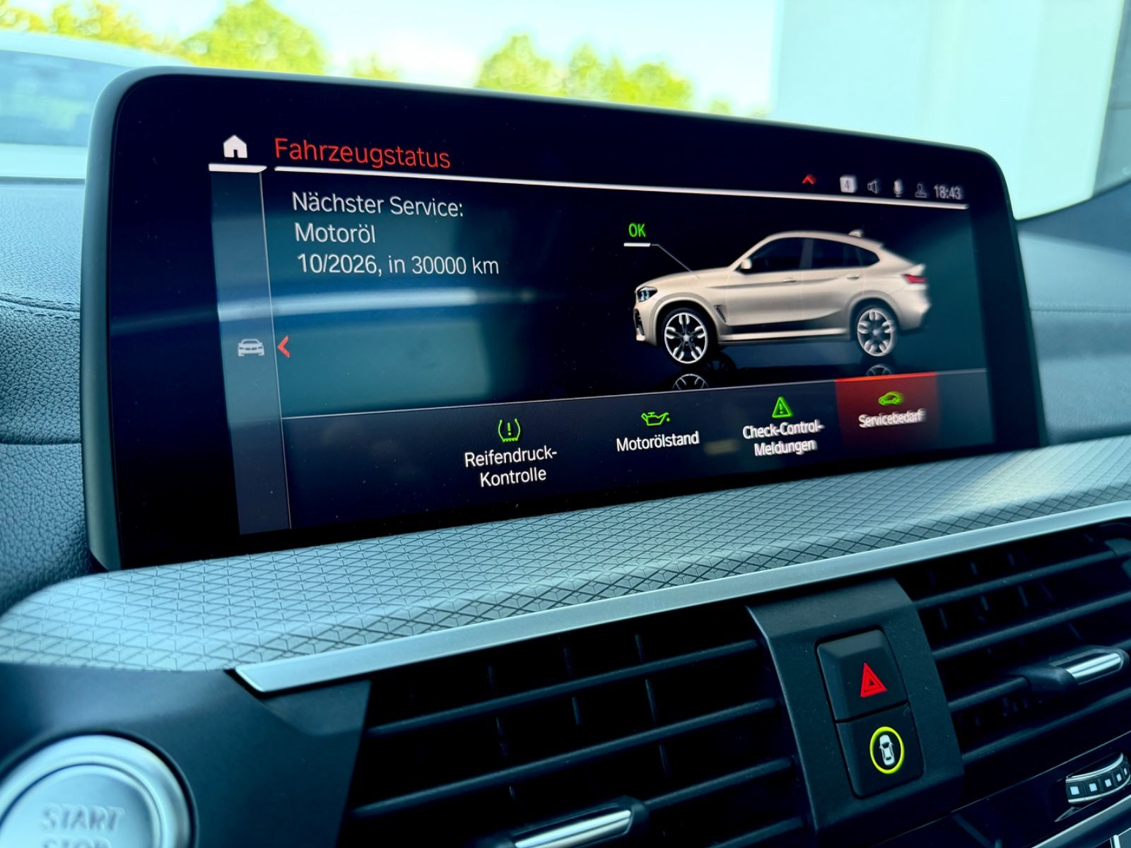 BMW X4 M40i M Sport Paket /NAVI/LED/ACC/360°CAM/ - Bild 24 BMW X4 M40i M Sport Paket /NAVI/LED/ACC/360°CAM/ als SUV/Geländewagen/Pickup - Fahrzeugfoto 24
