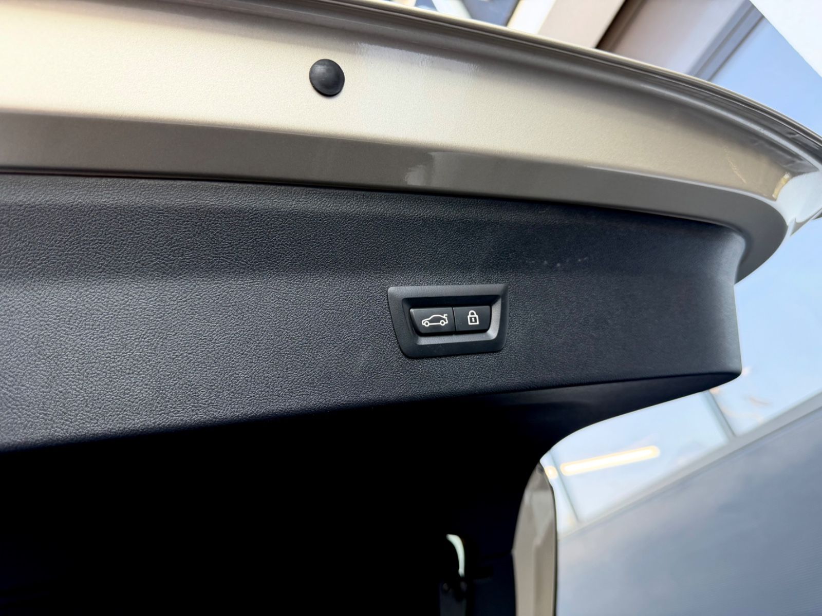 BMW X4 M40i M Sport Paket /NAVI/LED/ACC/360°CAM/ - Bild 26 BMW X4 M40i M Sport Paket /NAVI/LED/ACC/360°CAM/ als SUV/Geländewagen/Pickup - Fahrzeugfoto 26