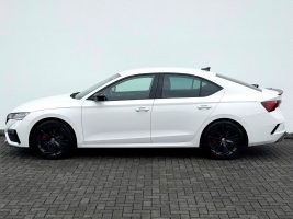 Skoda Octavia 2.0 TDI DSG RS /NAVI/LED/ACC/1.HAND/ in Weiß als Limousine - Fahrzeugfoto 8
