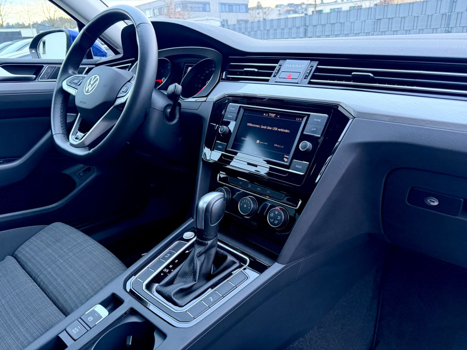 Bild 12 von 15 - Volkswagen Passat Variant - Gebrauchtwagen von Automobile Trier Volkswagen Passat Variant 2.0 TDI R line, Led, Pano, App