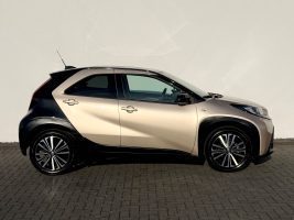 Toyota Aygo X 1.0 /ACC/CAM/KLIMA/GARANTIE/ als Kleinwagen - Fahrzeugfoto 4