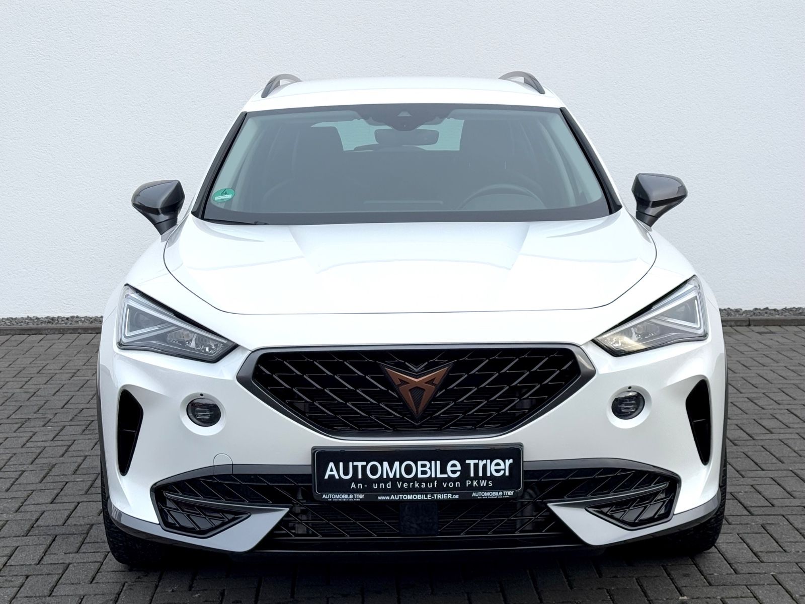 Cupra Formentor 1.4 e-Hybrid /NAVI/LED/ACC/CAM/1.HAND/ - Bild 2 Cupra Formentor 1.4 e-Hybrid /NAVI/LED/ACC/CAM/1.HAND/ in Weiß als SUV/Geländewagen/Pickup - Fahrzeugfoto 2