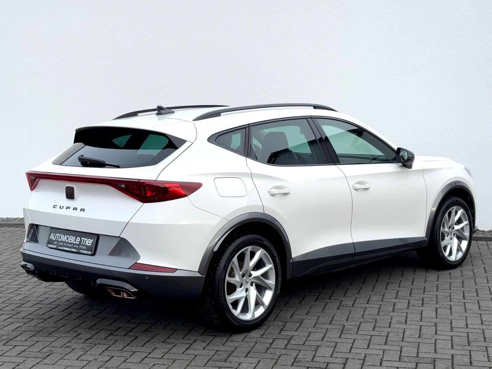 Cupra Formentor 1.4 e-Hybrid /NAVI/LED/ACC/CAM/1.HAND/ - Bild 5 Cupra Formentor 1.4 e-Hybrid /NAVI/LED/ACC/CAM/1.HAND/ in Weiß als SUV/Geländewagen/Pickup - Fahrzeugfoto 5